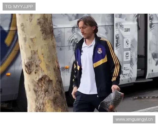 莫德里奇买菜推车比我车还贵，这也太高配了吧？