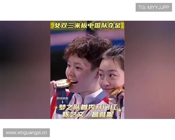 昌雅妮逛街像开秀，刷卡那一刻我突然怀疑人生