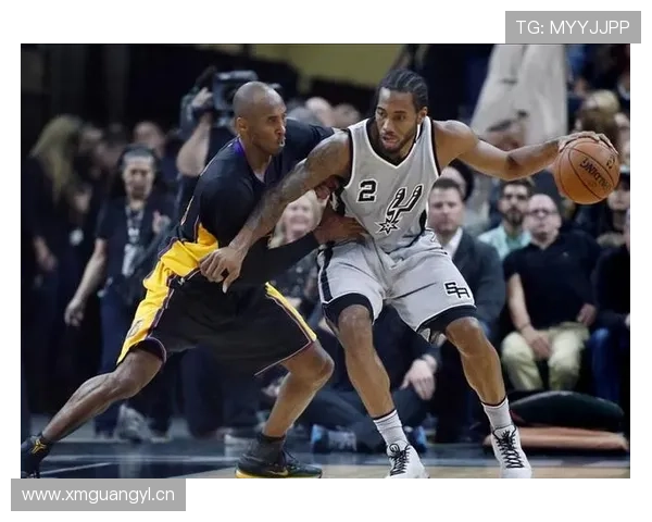 看见科比·布莱恩特衣柜那排球鞋，我的省钱计划当场崩盘