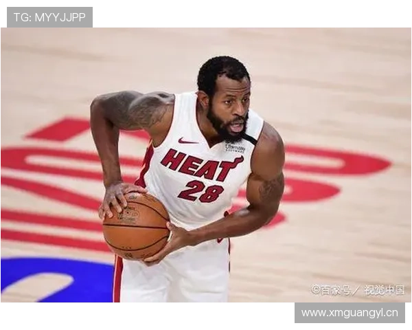 卡斯尔无球跑动制造空位，提升魔术外线火力