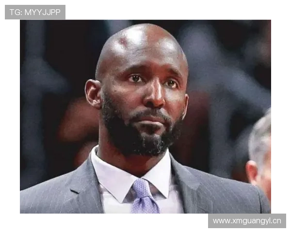 皮尔斯无球跑动拉开空间，关键回合得分结构改变比赛走势