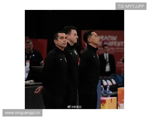 篮球裁判是如何判断“假摔”并执行判罚的？